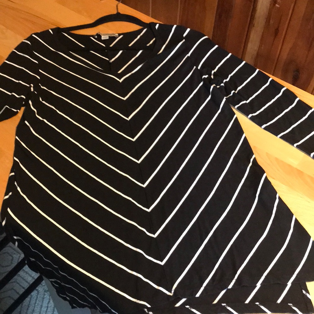 Cute Stripe Tunic Larry Levin Sz M Blk & White